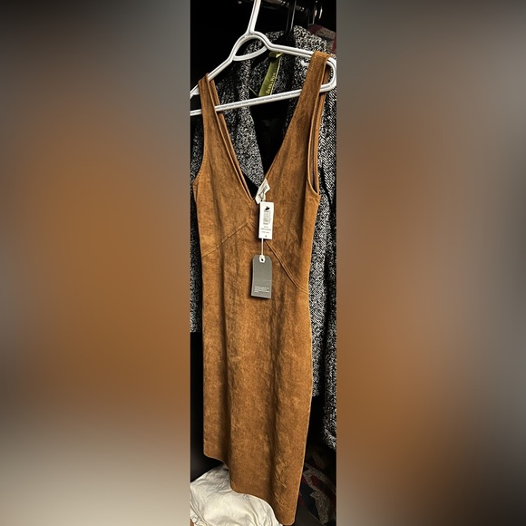 NWT Aritzia Wilfred Free Jones Dress | Dark Camel Faux Suede | Size 4 - Picture 15 of 15